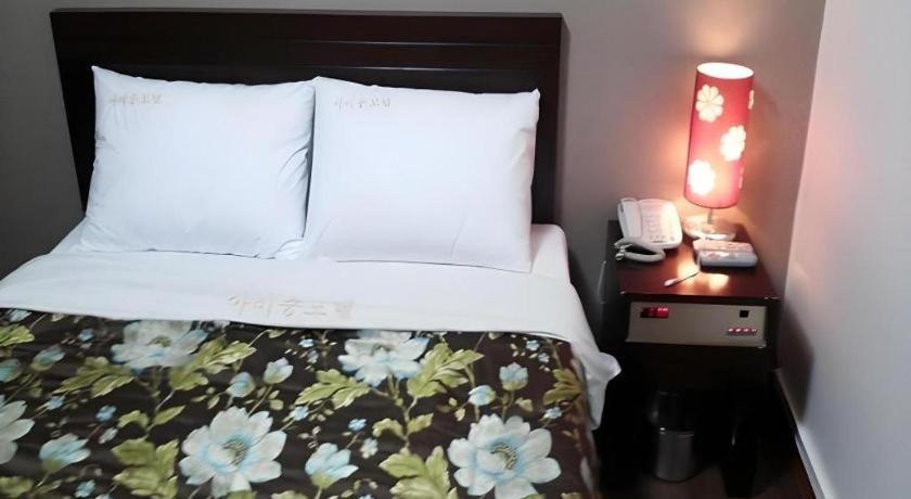 Jongro Nova Motel Сеул Екстериор снимка