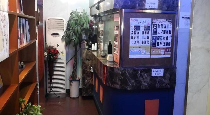 Jongro Nova Motel Сеул Екстериор снимка